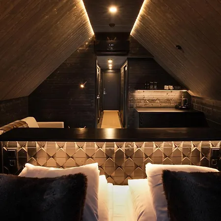 Wilderness & Igloos נלימו