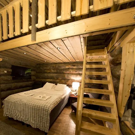 Wilderness & Igloos Szálloda 4*